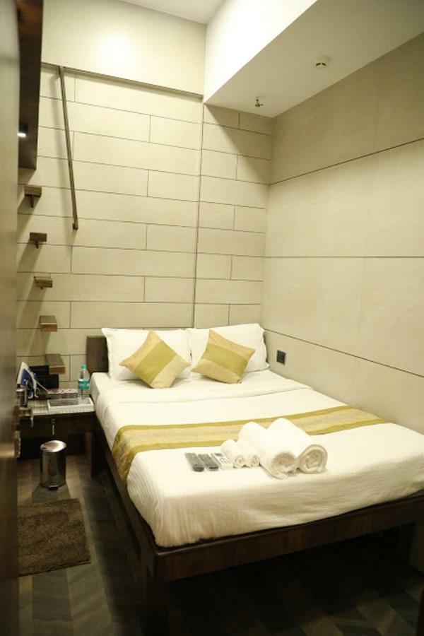 Hotel Rooms Dadar near Station Mumbai Exterior foto